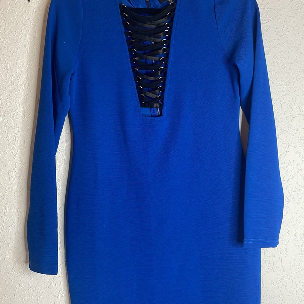 Dress - Picture 3 of 4